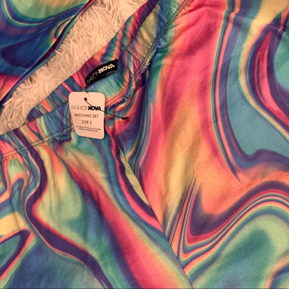 FASHIONABLE FASHION NOVA SET - Picture 3 of 6